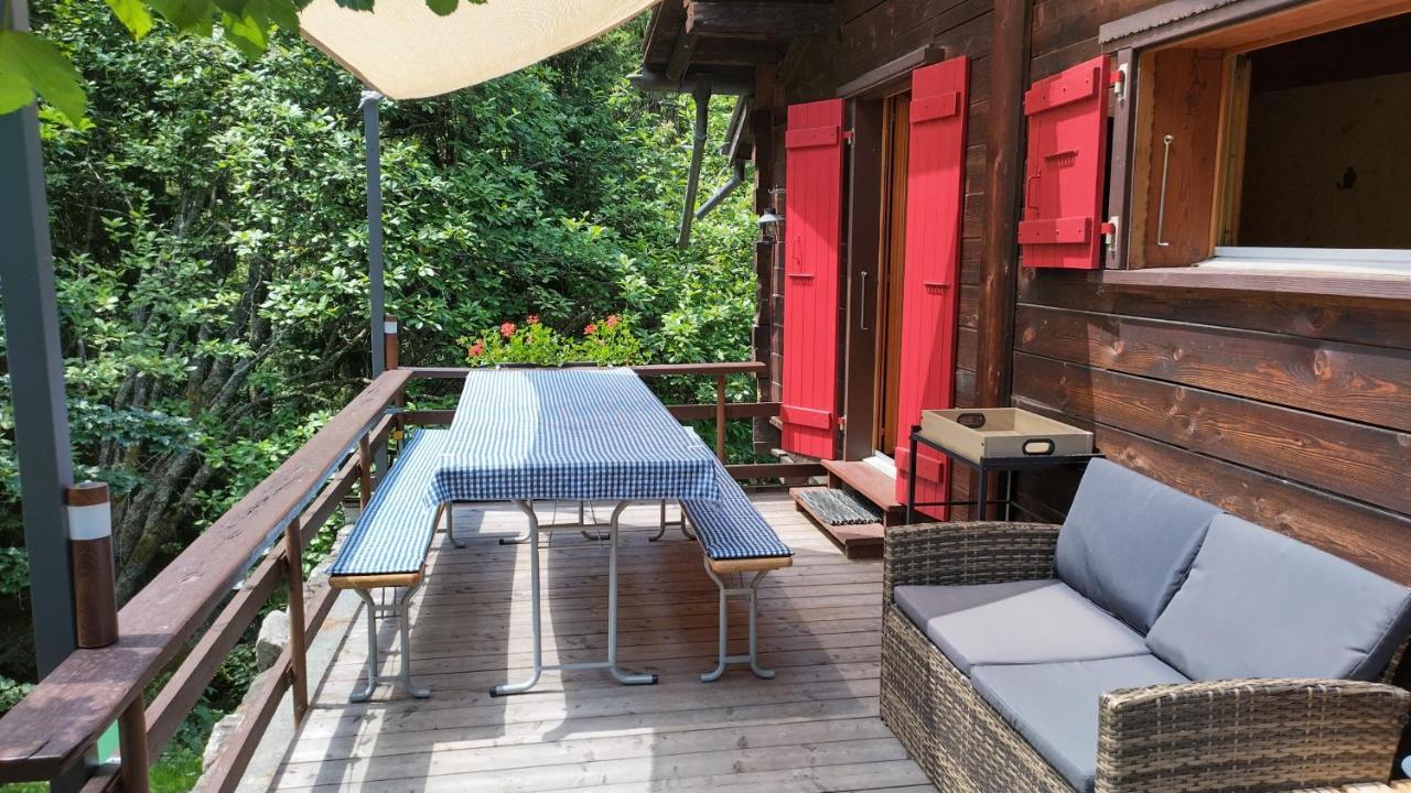 Petit Chalet Rustique Et Bucolique Bovernier エクステリア 写真