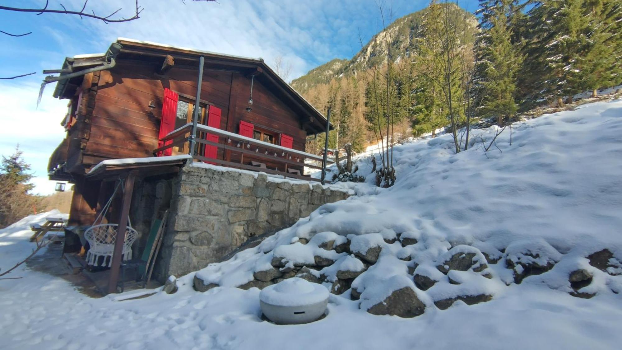 Petit Chalet Rustique Et Bucolique Bovernier エクステリア 写真