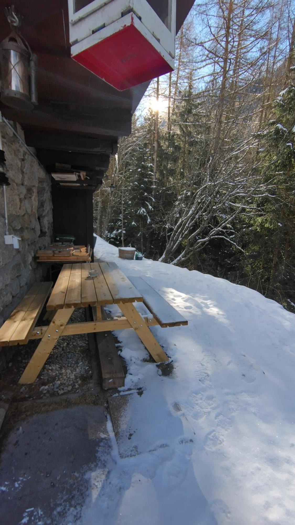 Petit Chalet Rustique Et Bucolique Bovernier エクステリア 写真