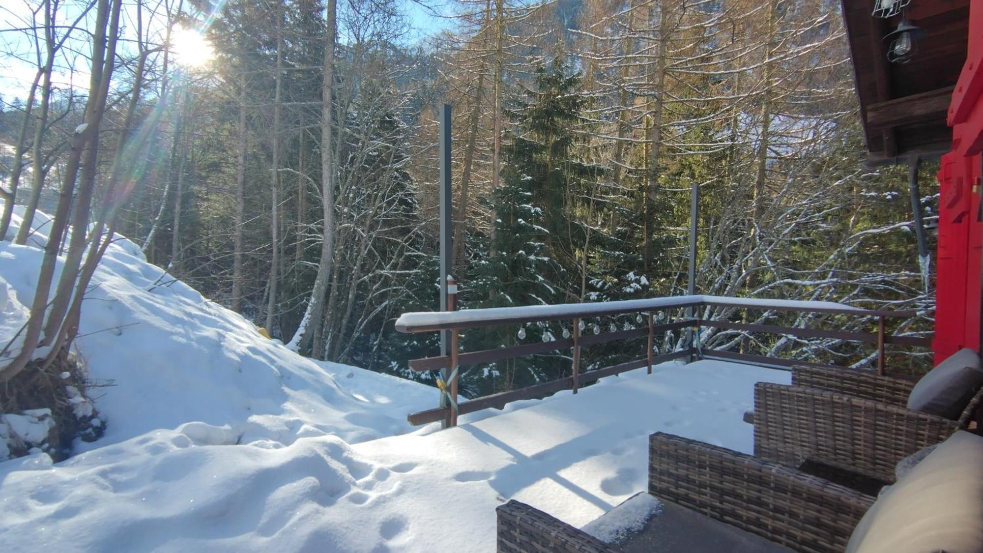 Petit Chalet Rustique Et Bucolique Bovernier エクステリア 写真