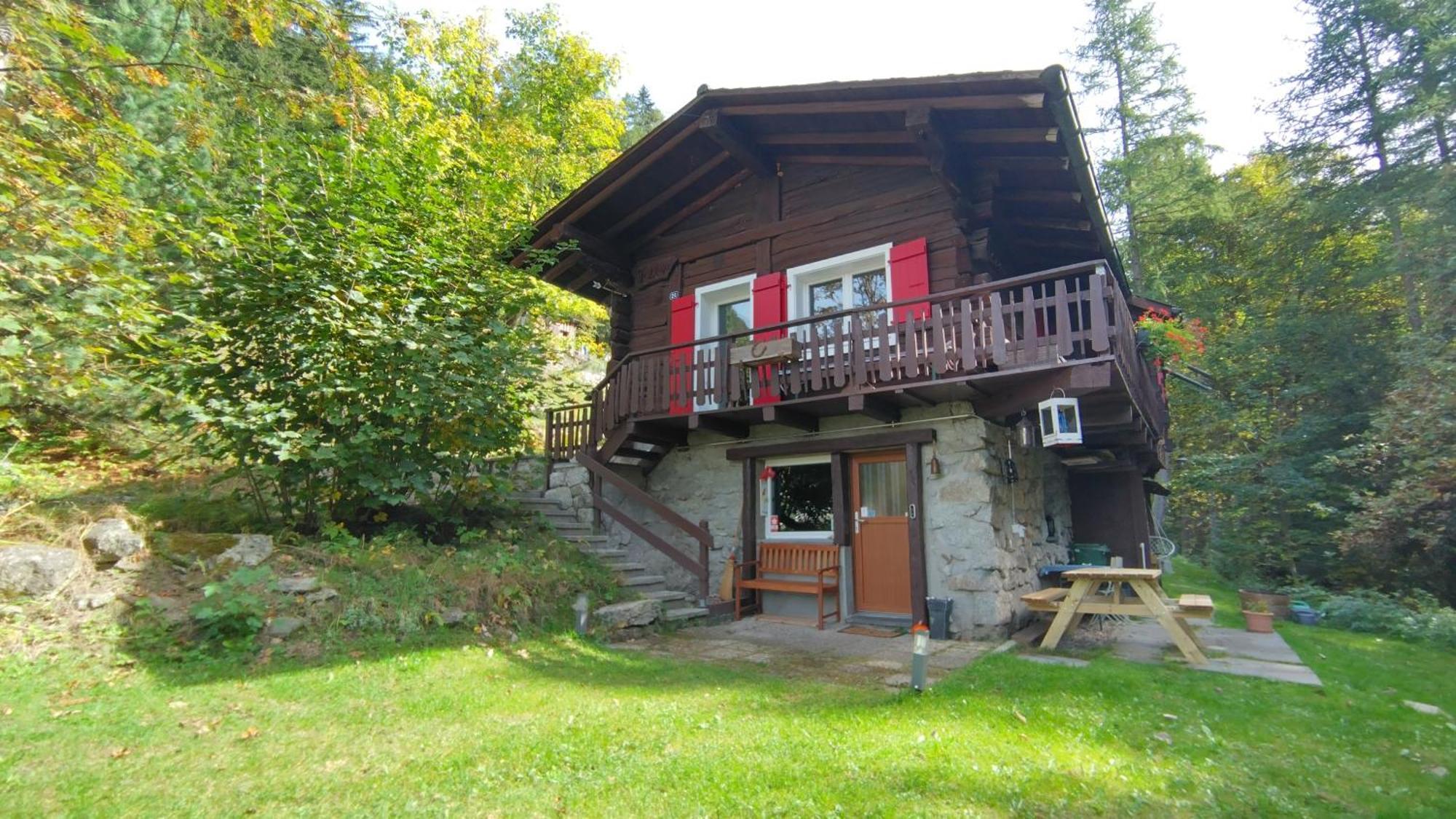 Petit Chalet Rustique Et Bucolique Bovernier エクステリア 写真
