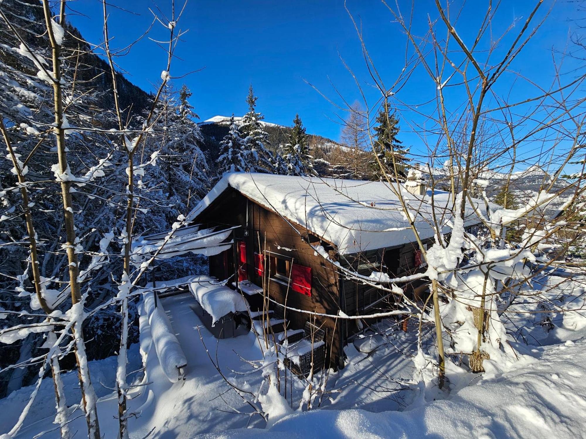 Petit Chalet Rustique Et Bucolique Bovernier エクステリア 写真
